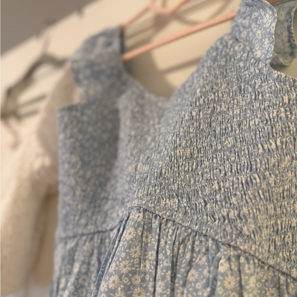 Zara & Art Class Blue Blouse with Flutter Sleeves and Tiered Design - Picture 4 of 8